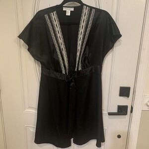 Morgan Taylor Intimates size M Black Lace Trim‎ robe Tie Waist Short Sleeve